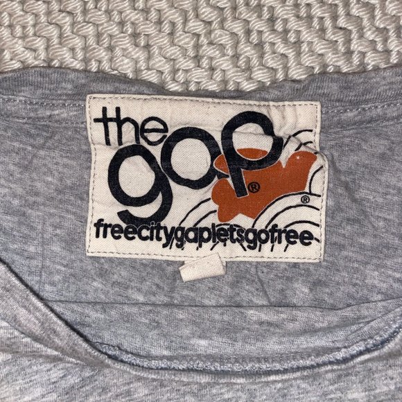 Grey freecity/Gap T-shirt - Picture 2 of 3